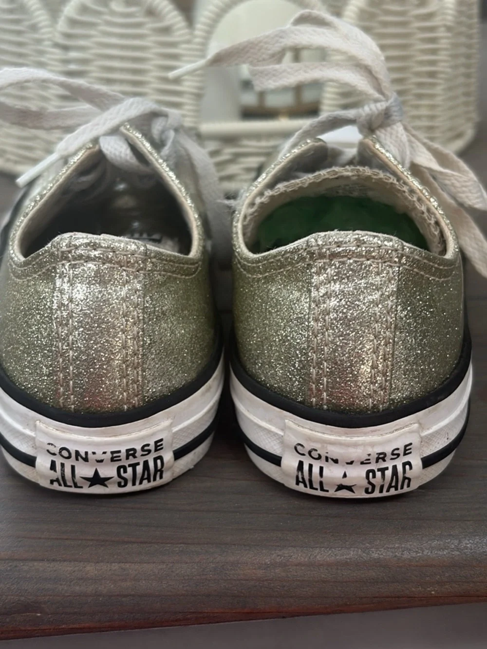 Girls size 1 preloved Converse Kids Gold Glitter Low Top Sneakers